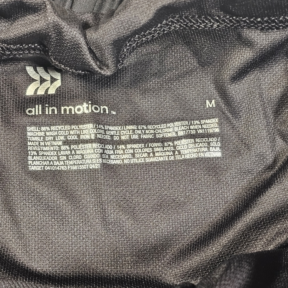 All In Motion 2-in-1 Activewear Black Shorts Size Medium NWT - Picture 14 of 14